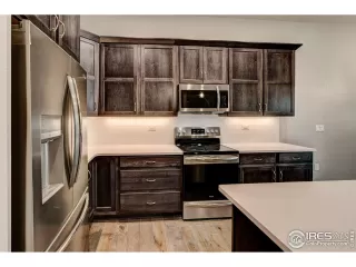 Photo #5: 1000000 Listing