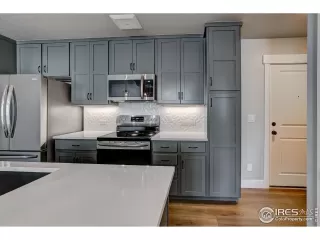 Photo #6: 1000001 Listing 