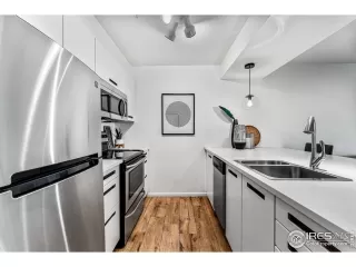 Photo #4: 1000074 Listing