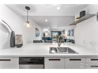 Photo #6: 1000074 Listing