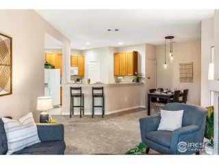 Photo #5: 1000088 Listing