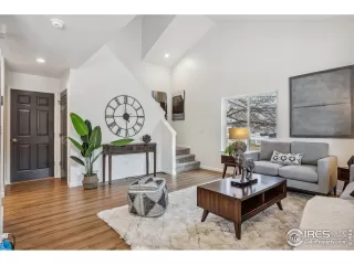 Photo #5: 1000222 Listing