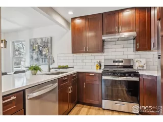 Photo #6: 1000222 Listing