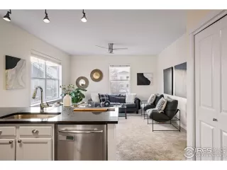 Photo #4: 1000379 Listing