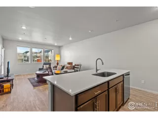 Photo #6: 1000437 Listing