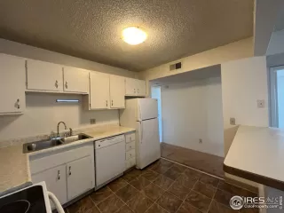 Photo #2: 1000455 Listing