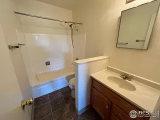Photo #5: 1000455 Listing