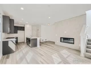 Photo #4: 1000521 Listing