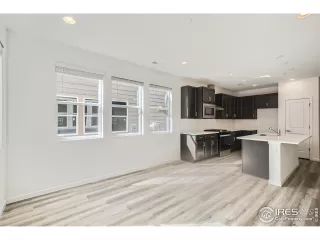 Photo #5: 1000521 Listing