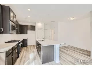 Photo #6: 1000521 Listing