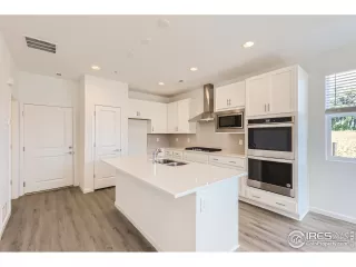 Photo #6: 1000523 Listing