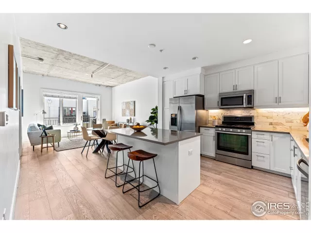 MLS: 1000693 Condo For Sale