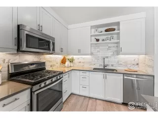 Photo #6: 1000693 Listing