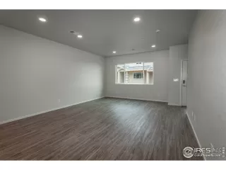 Photo #5: 1000758 Listing