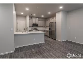 Photo #6: 1000758 Listing