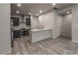 Photo #5: 1000760 Listing