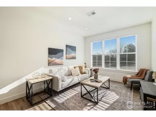 Photo #4: 1000802 Listing