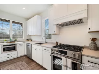 Photo #5: 1000802 Listing