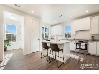 Photo #6: 1000802 Listing