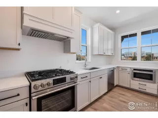 Photo #2: 1000803 Listing