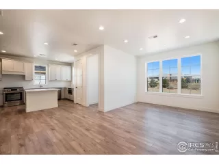 Photo #4: 1000803 Listing