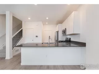 Photo #6: 1000893 Listing