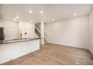 Photo #4: 1000928 Listing