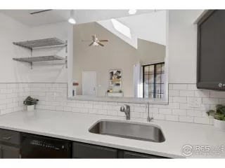 Photo #5: 1000977 Listing