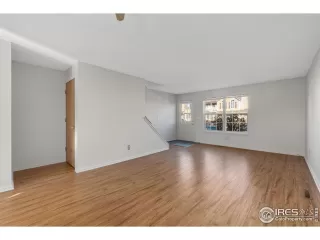 Photo #5: 1000996 Listing