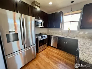 Photo #5: 1001178 Listing