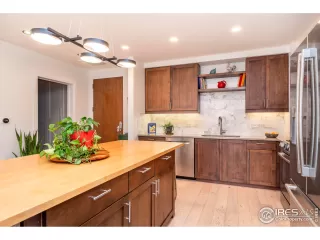 Photo #2: 1001183 Listing