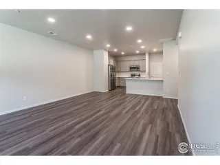 Photo #4: 1001186 Listing