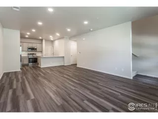 Photo #6: 1001186 Listing