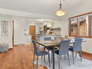 Photo #5: 1001223 Listing