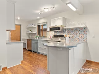 Photo #6: 1001223 Listing