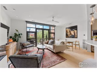 Photo #4: 1001242 Listing 