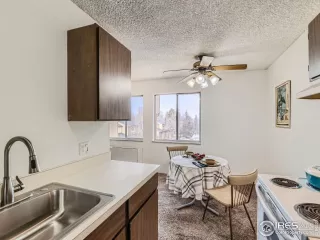 Photo #5: 1001255 Listing