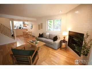 Photo #4: 1001274 Listing