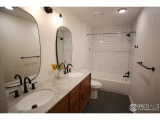 Photo #5: 1001274 Listing