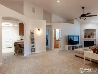 Photo #5: 1001372 Listing