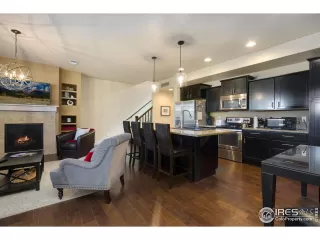 Photo #6: 1001406 Listing