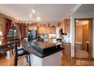 Photo #4: 1001438 Listing