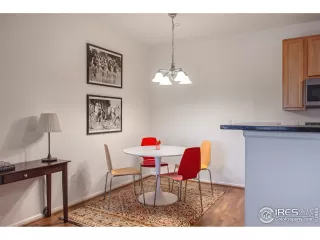 Photo #6: 1001568 Listing