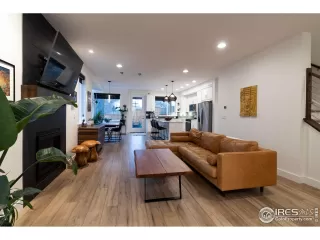 Photo #4: 1001589 Listing