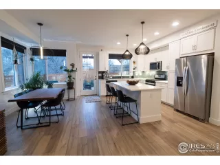 Photo #5: 1001589 Listing