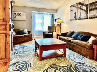 Photo #4: 1001764 Listing