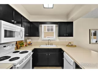 Photo #5: 1001841 Listing