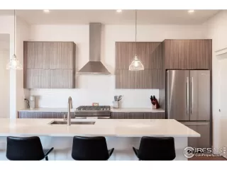 Photo #5: 1001988 Listing