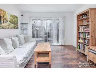 Photo #4: 1002008 Listing