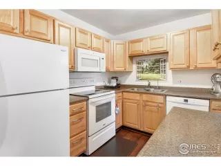 Photo #6: 1002008 Listing